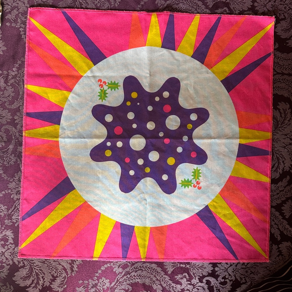 Lush Holly Wrap